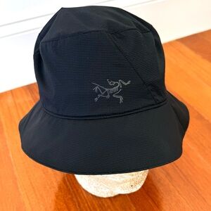 NEW Arc'teryx Aerios Bucket Hat Black Size S/M
Women Men Water-Resistant